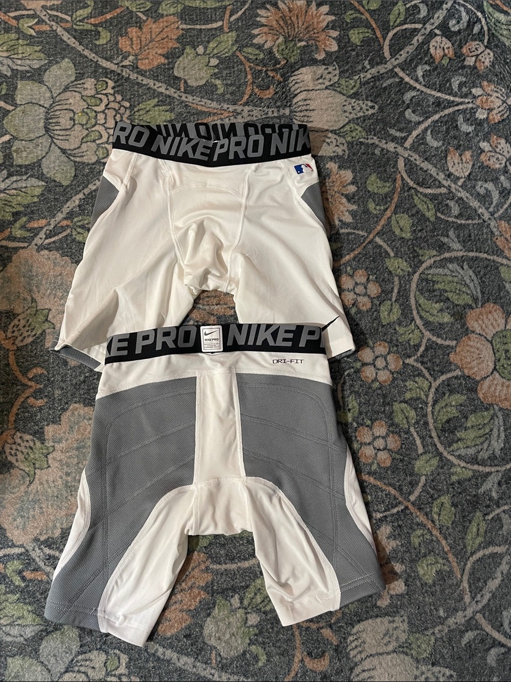Nike White & Gray Men’s Compression Boxer Briefs